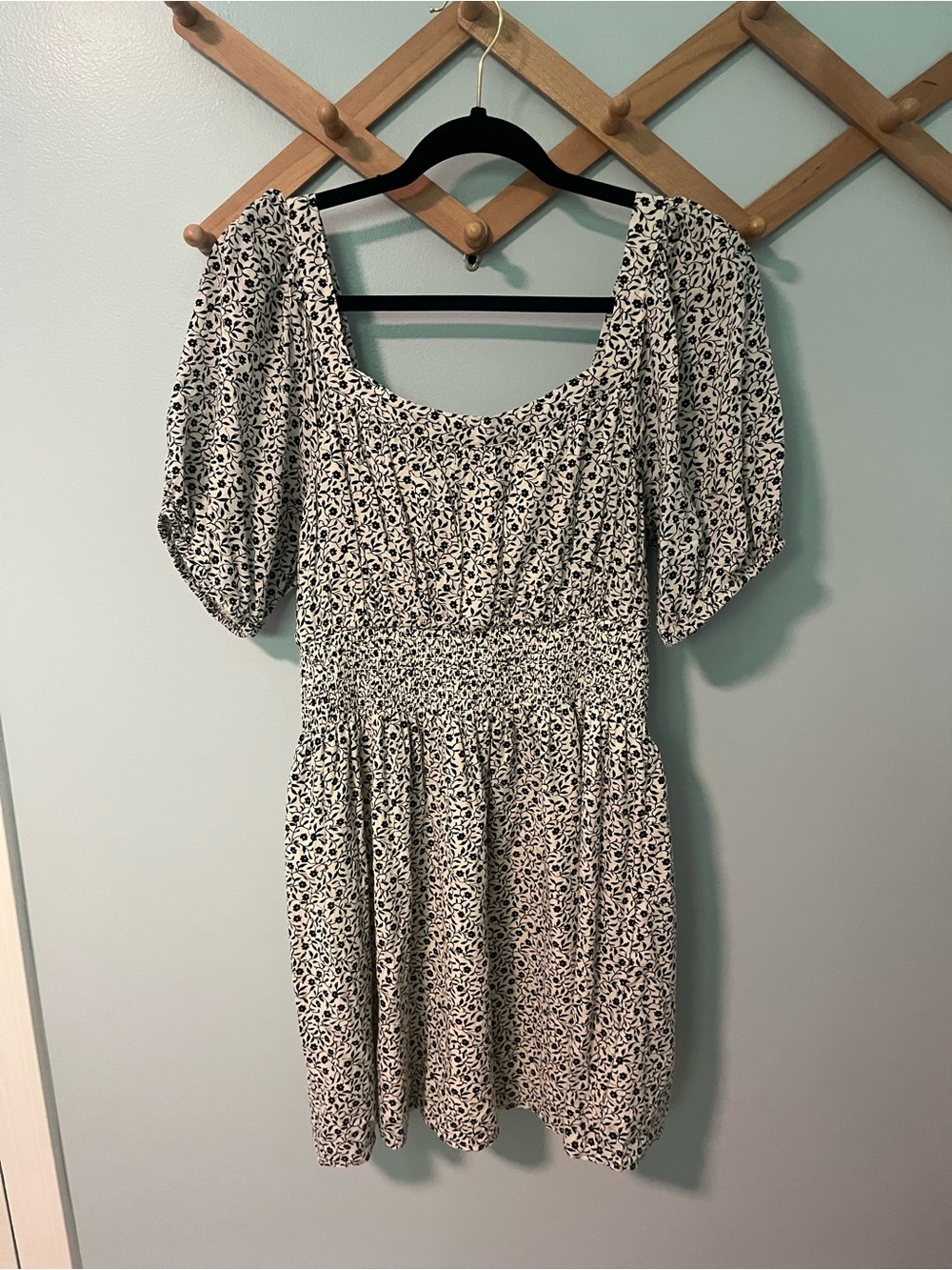 Old Navy Floral Square-Neck Smocked Waist Mini Dress - Black & White